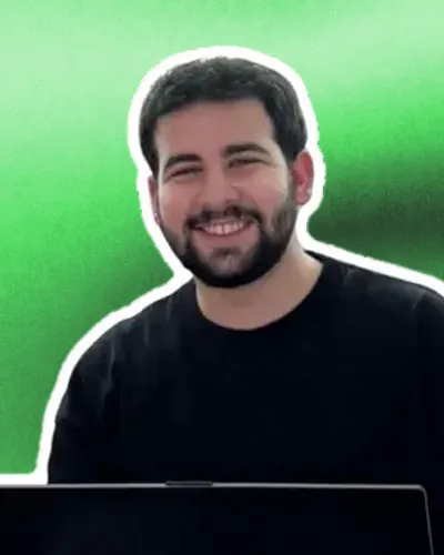 Emirhan, Grafik Tasarımcı